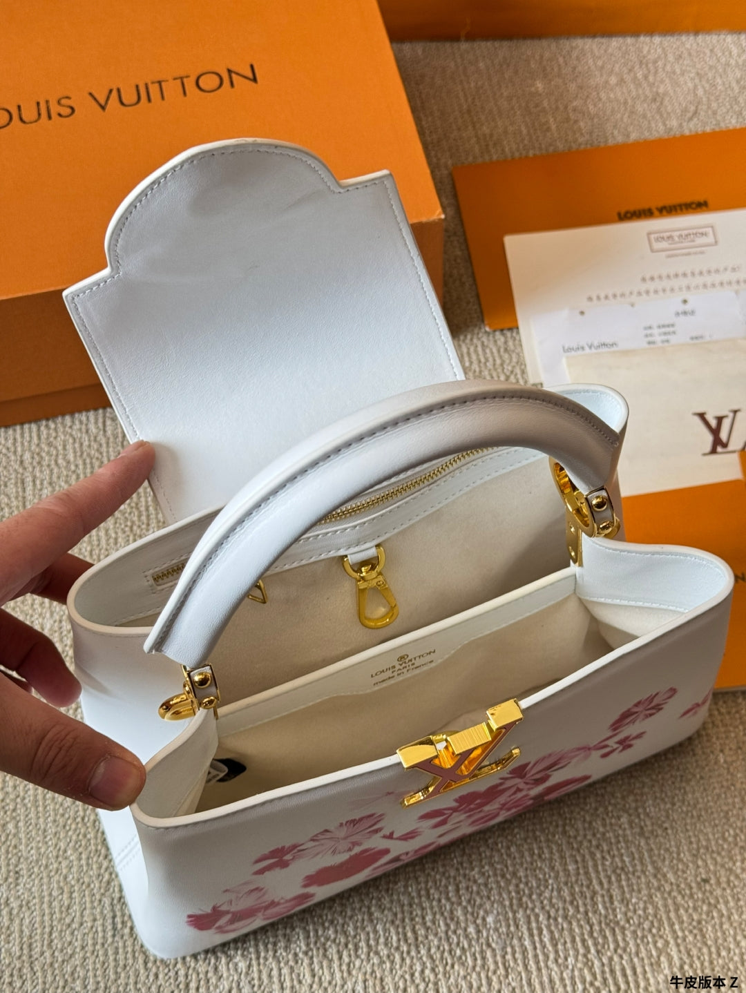 Charming White Floral Handbag