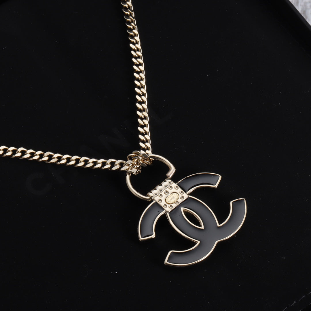 Gorgeous Two Colors Necklace