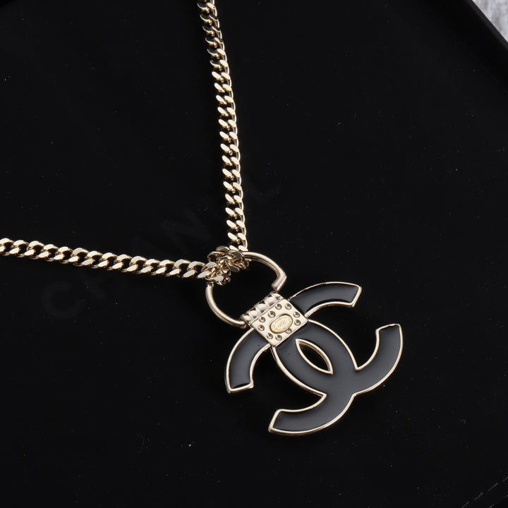 Gorgeous Two Colors Necklace
