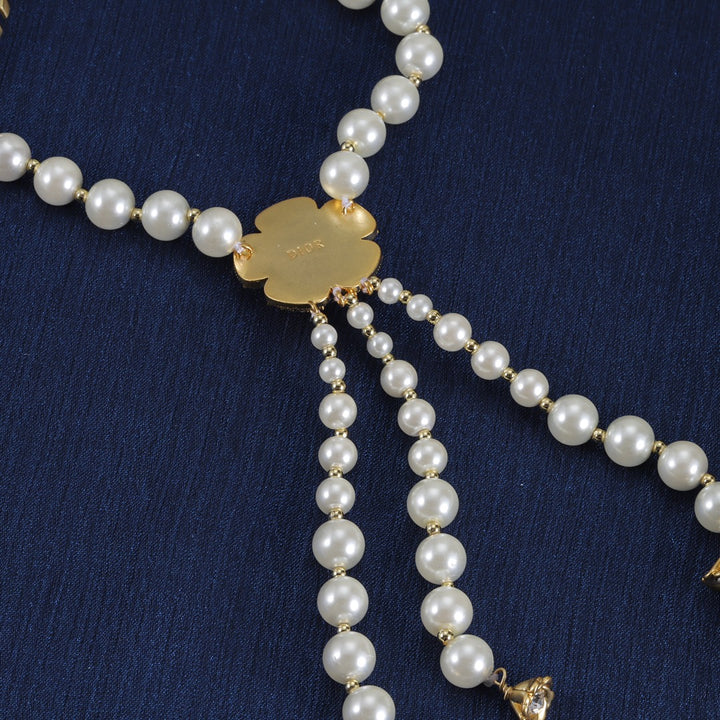 Charming Pearl Bloom Tassel Chain