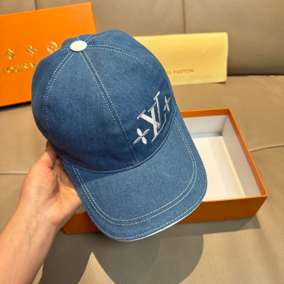 Tri-color embroidered baseball cap