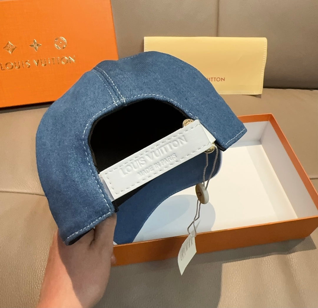 Tri-color embroidered baseball cap