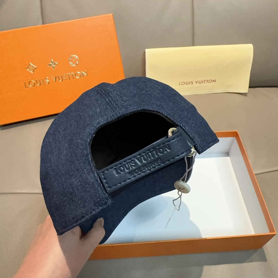 Tri-color embroidered baseball cap