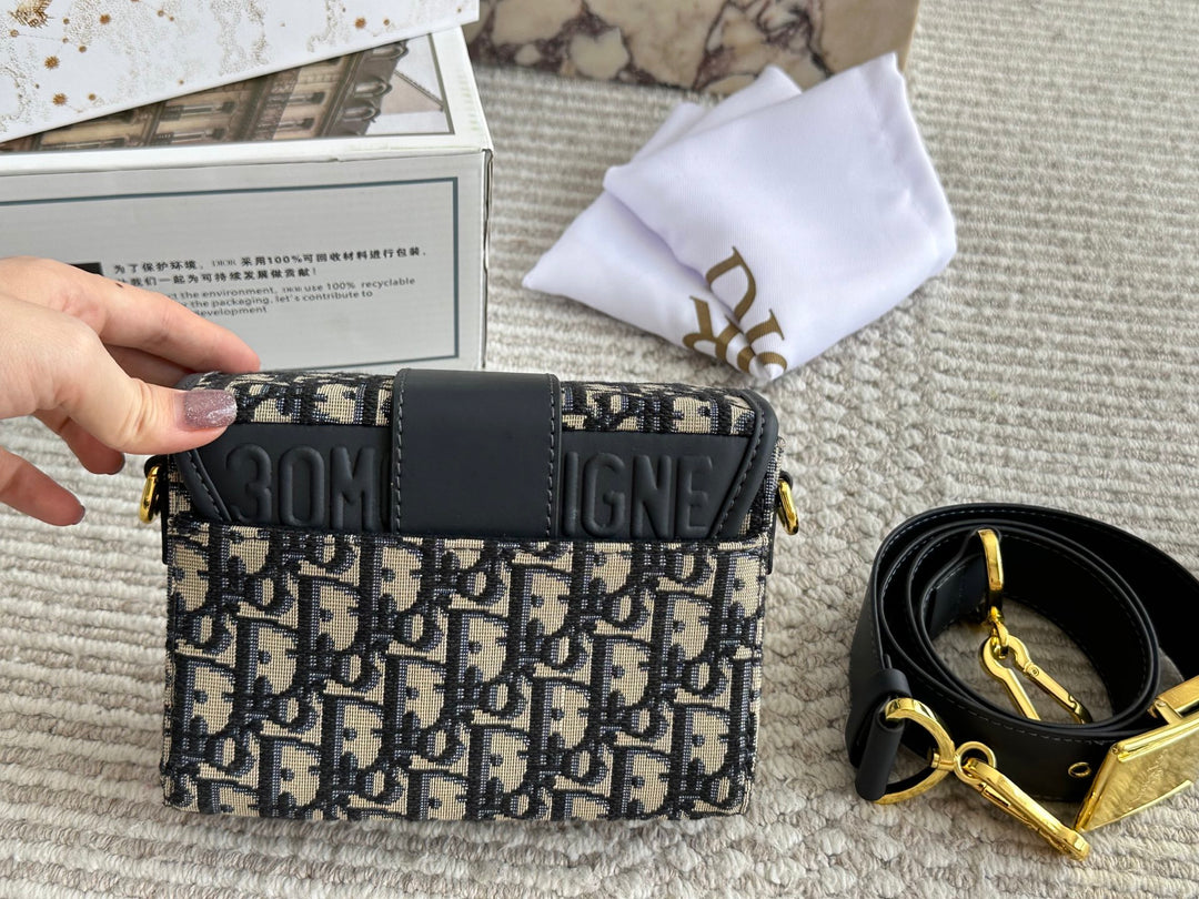 Fashion Embroidery Ladies Satchel