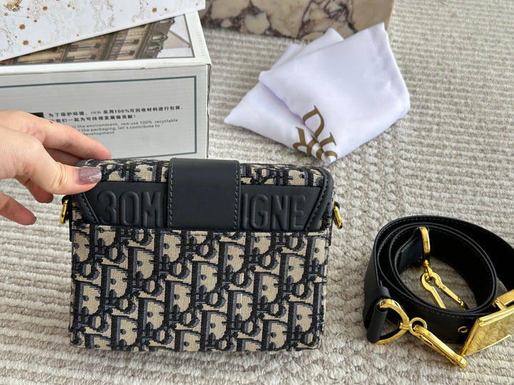 Fashion Embroidery Ladies Satchel