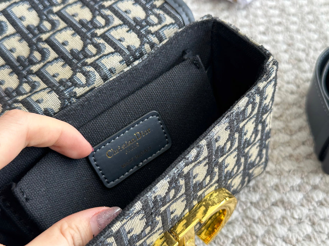 Fashion Embroidery Ladies Satchel