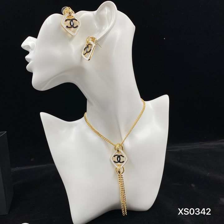 Charming Geometric Gold Chain