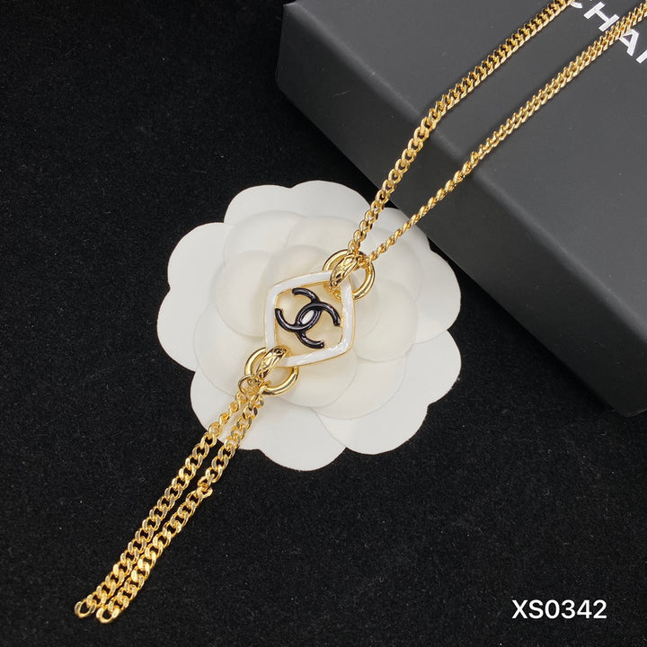 Charming Geometric Gold Chain