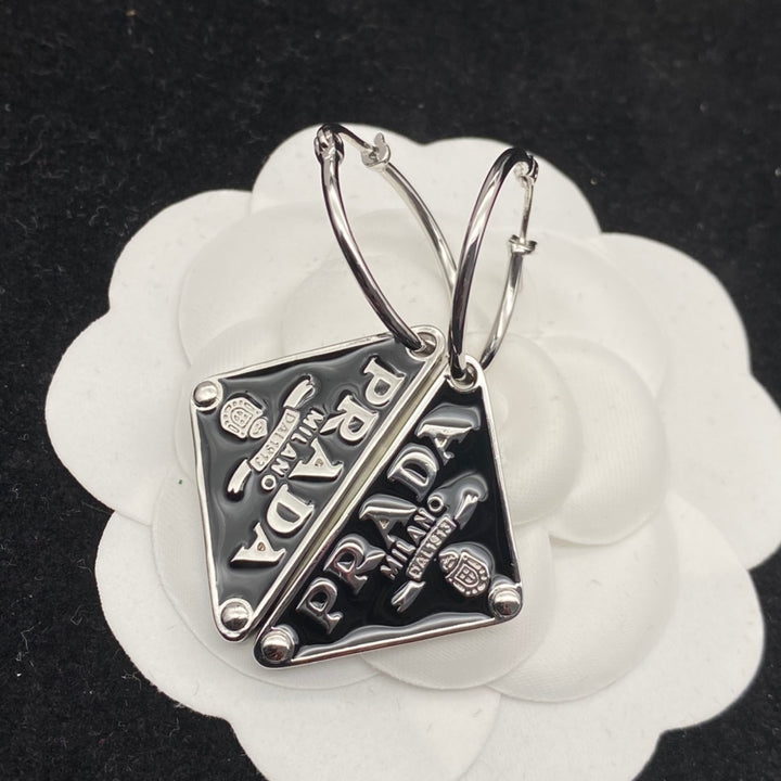 cool triangle chain jewelry