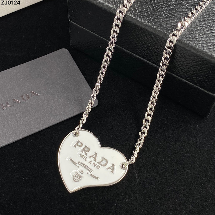 trendy heart chain style