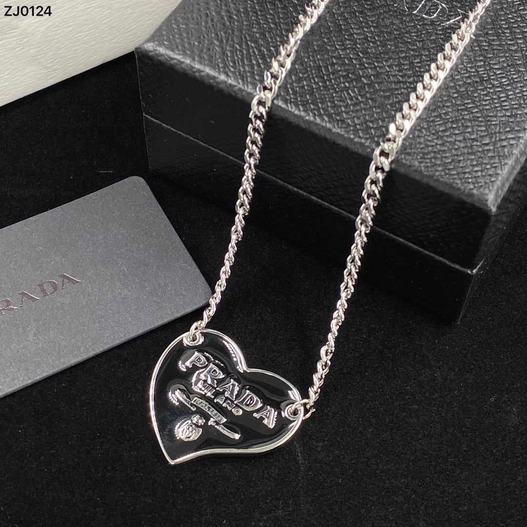 trendy heart chain style