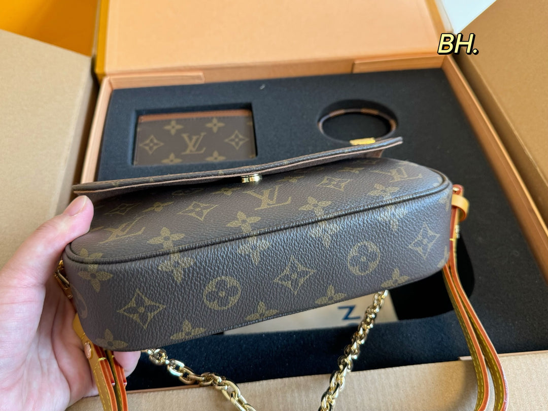 Clover Set Underarm Bag