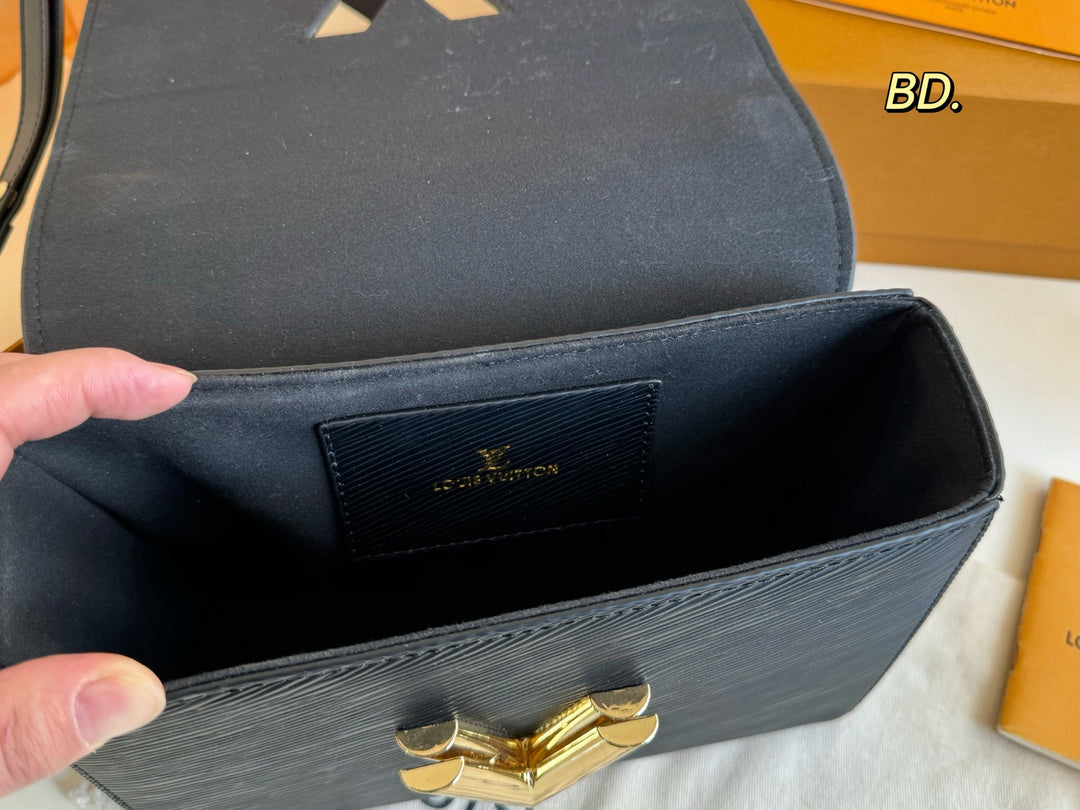 Water Wave 2-in-1 Flap Bag