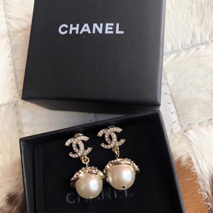 Elegant Pearl Dangle Earrings