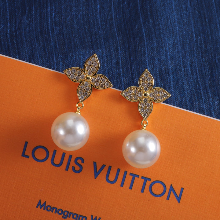 Clover Pearl Dangle Earrings