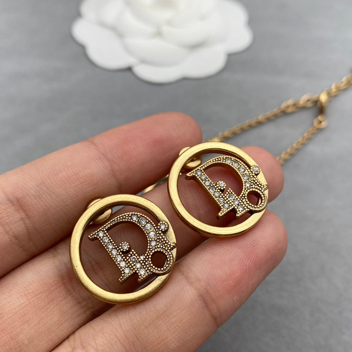 circle pendant necklace