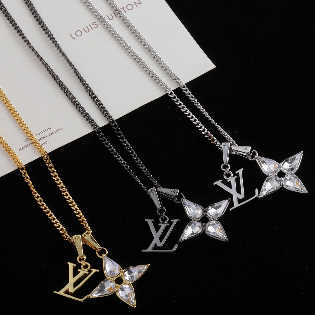 Clover Rhinestone Pendant Necklace