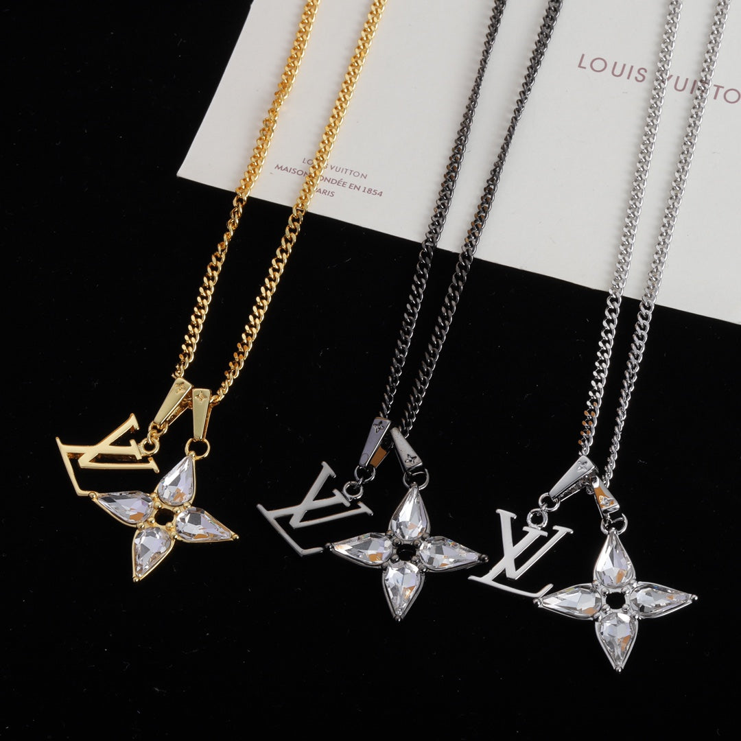 Clover Rhinestone Pendant Necklace
