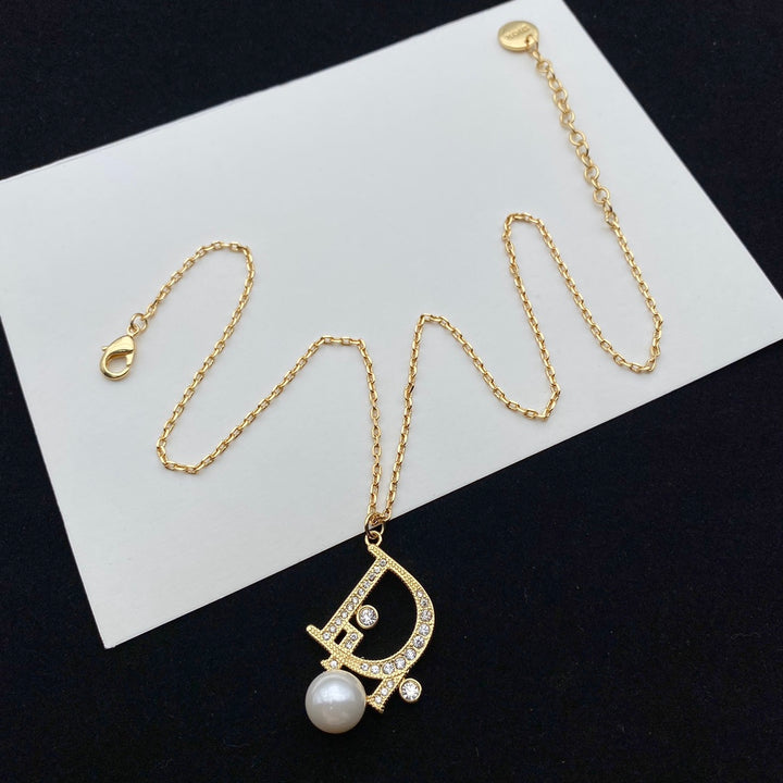 Gorgeous Pearl Decoration Necklace