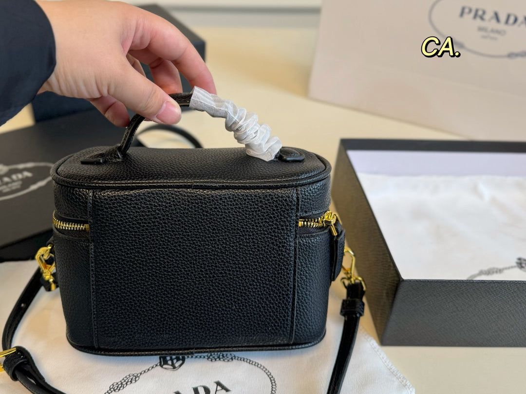 3 Color Eternal Mini Cosmetic Bag