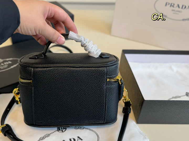3 Color Eternal Mini Cosmetic Bag