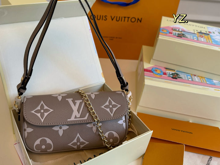 4 Colors Embossed Flap Underarm Bag