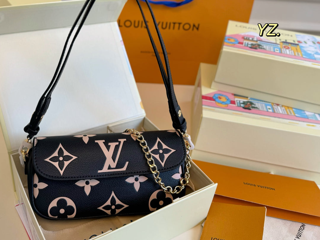 4 Colors Embossed Flap Underarm Bag