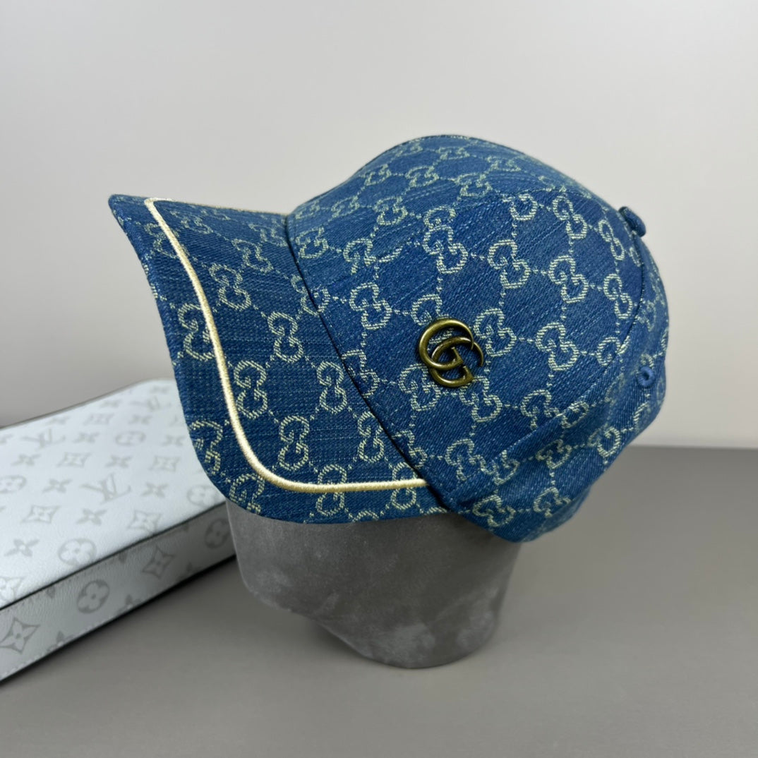 Embroidered hats in two colors