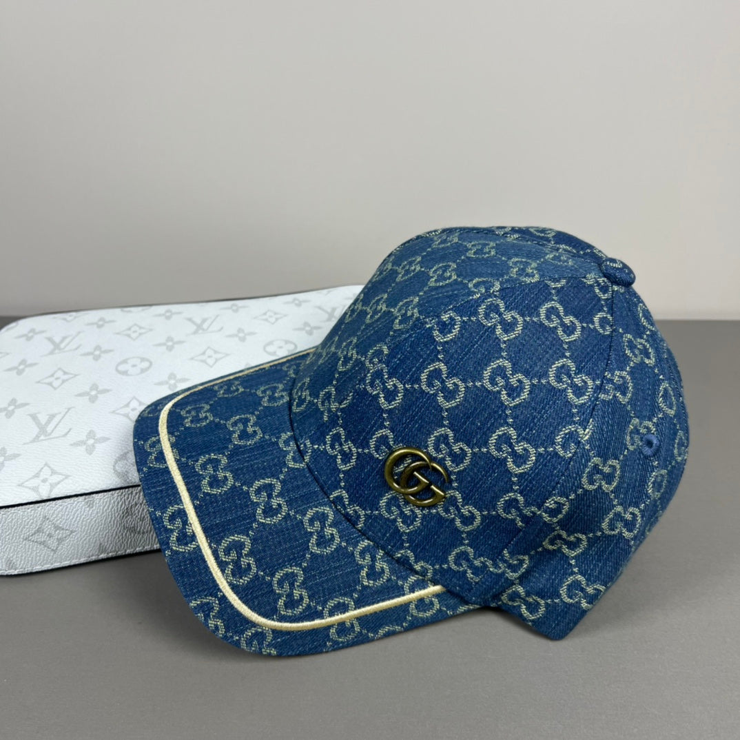 Embroidered hats in two colors