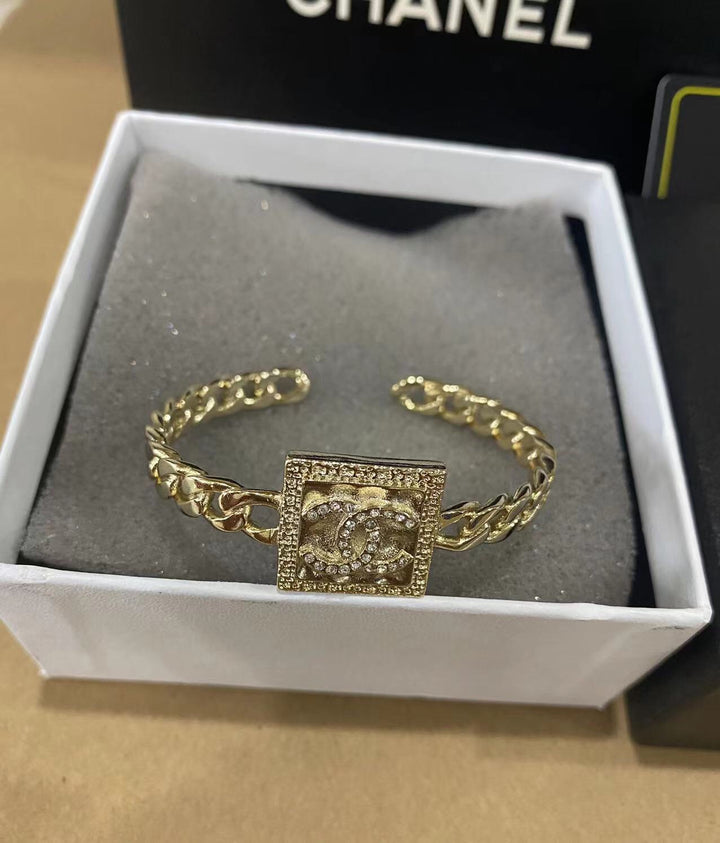 Gold Chain Elegant Bracelet