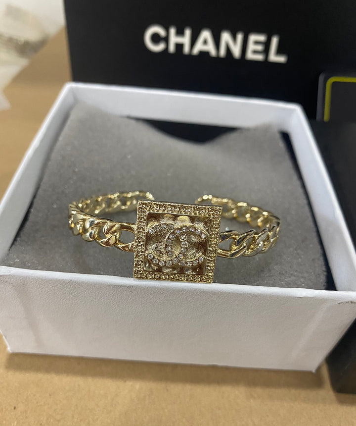 Gold Chain Elegant Bracelet