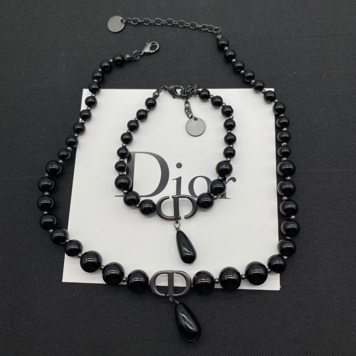 Chic Black Gemstone Necklace