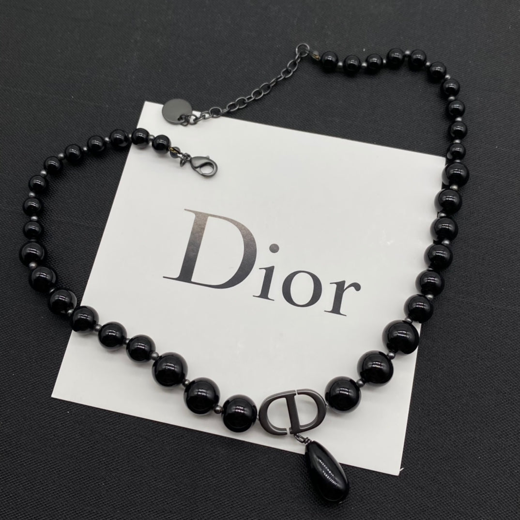 Chic Black Gemstone Necklace