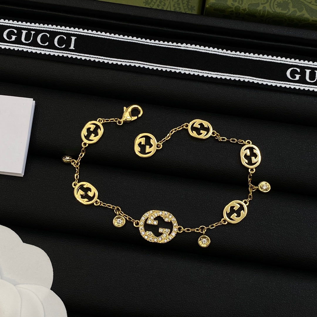 shiny gold jewelry necklace