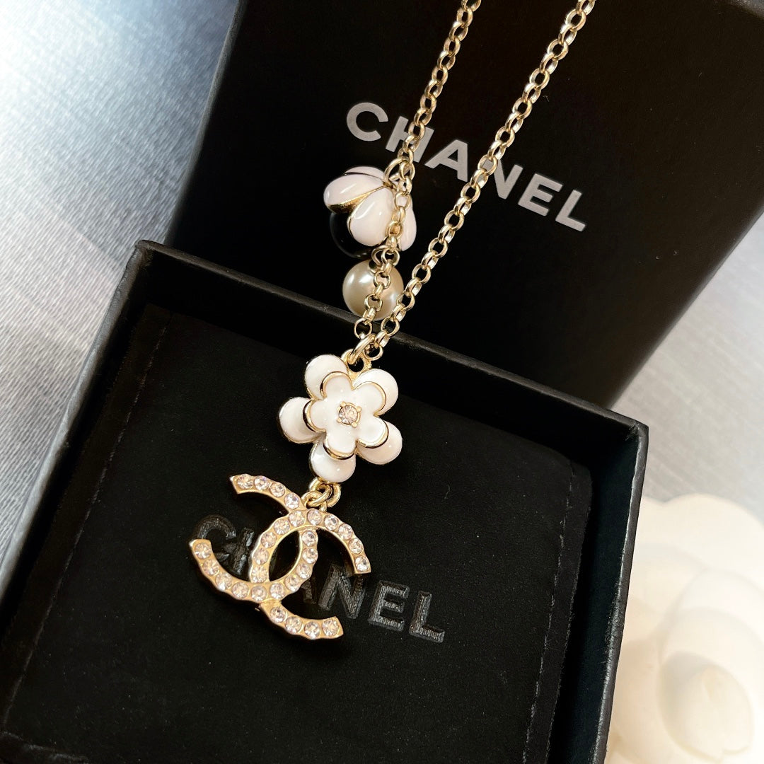 enameled pearl flower necklace