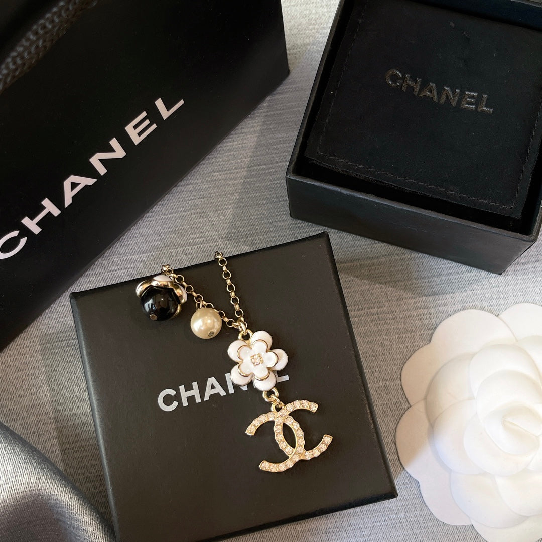 enameled pearl flower necklace