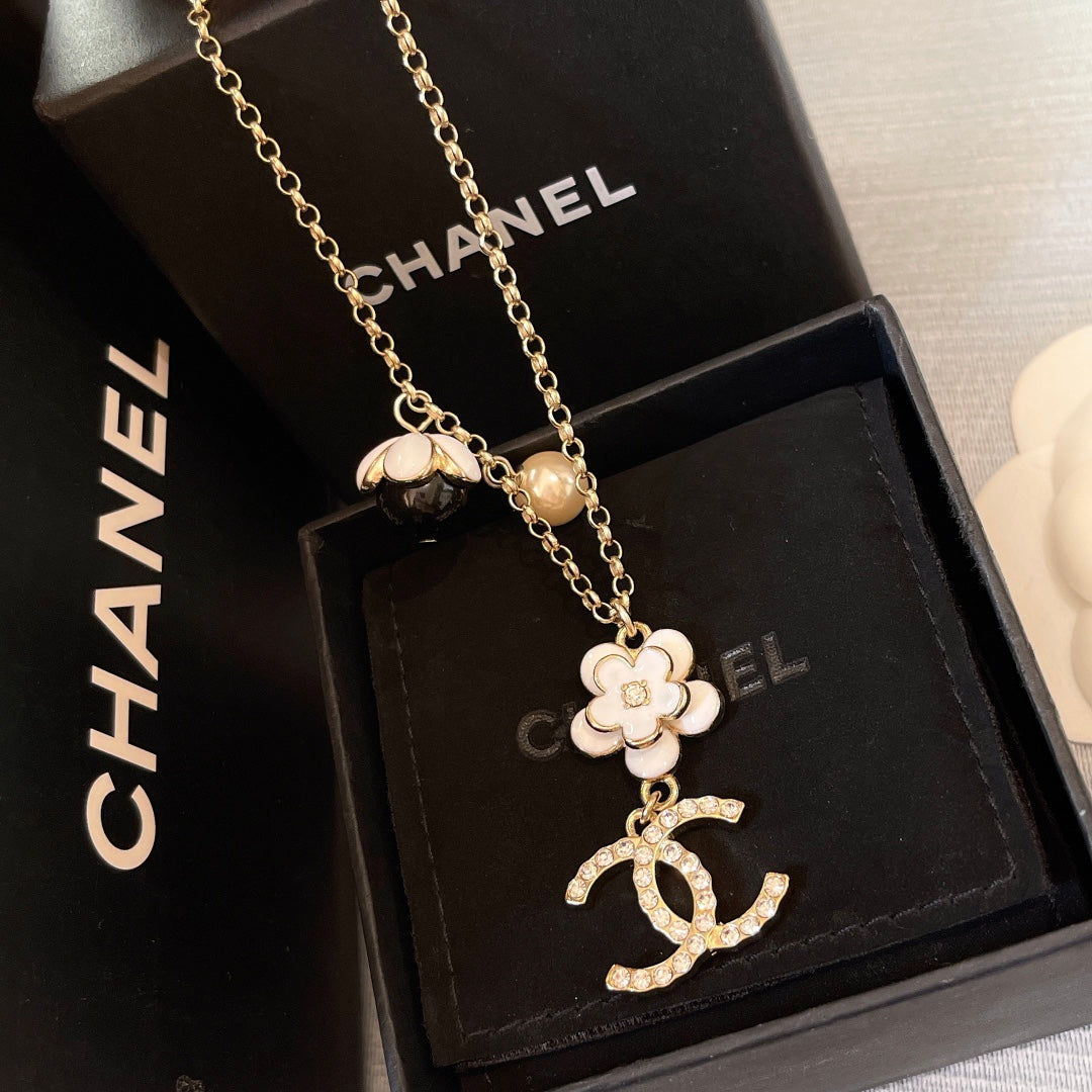 enameled pearl flower necklace