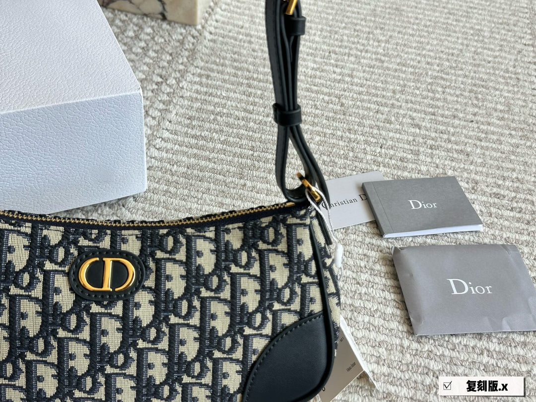 Embroidered Old Flower Cowhide Underarm Bag