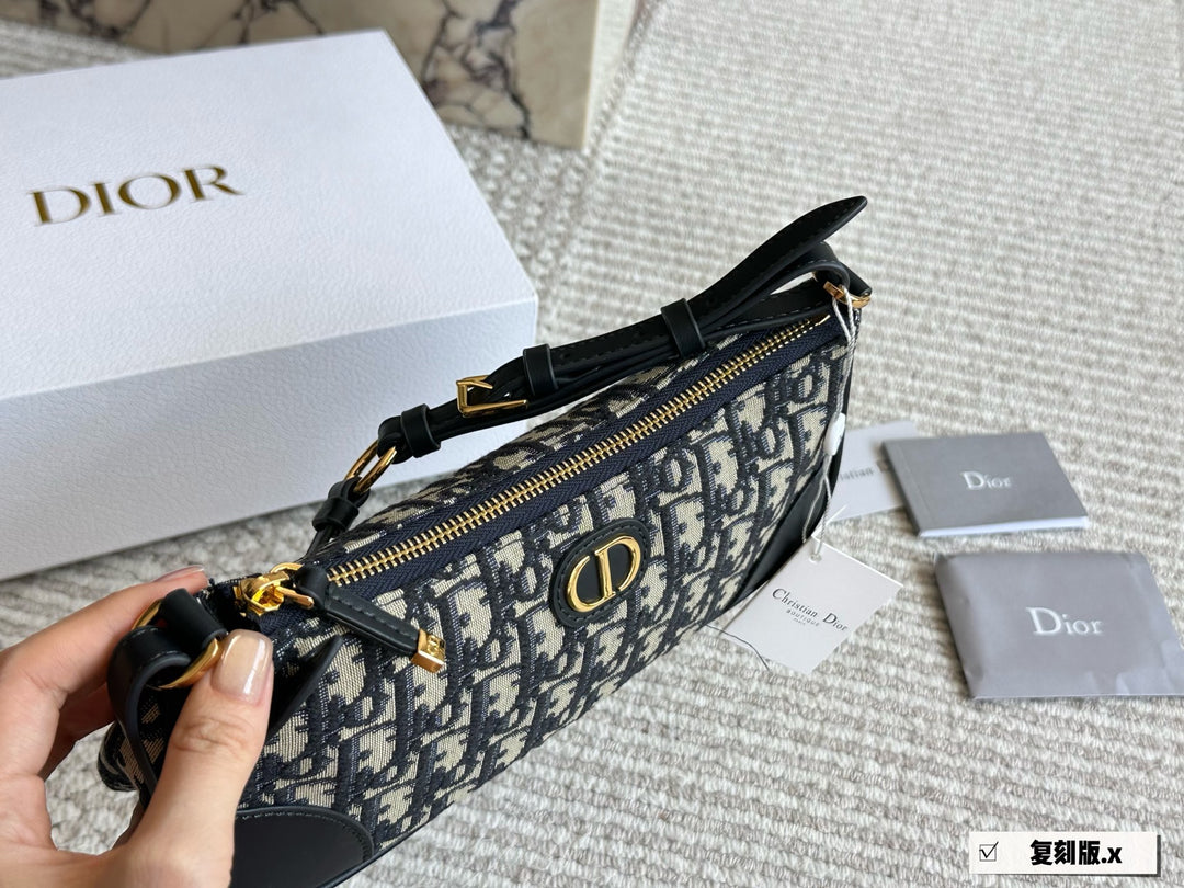 Embroidered Old Flower Cowhide Underarm Bag