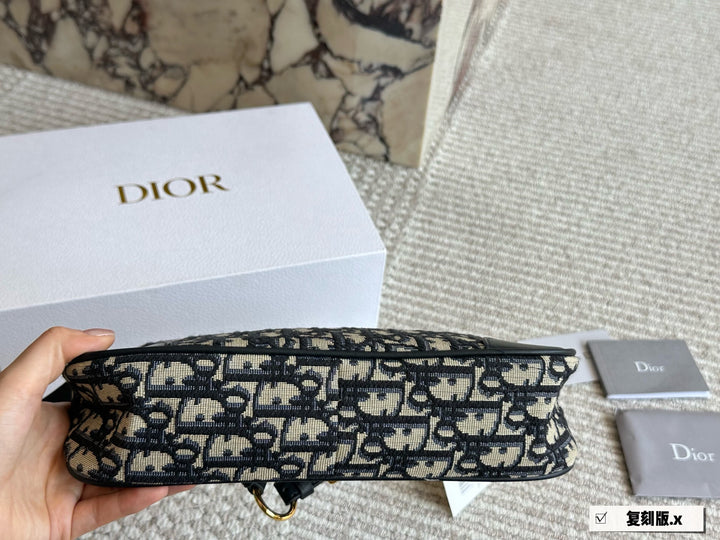 Embroidered Old Flower Cowhide Underarm Bag