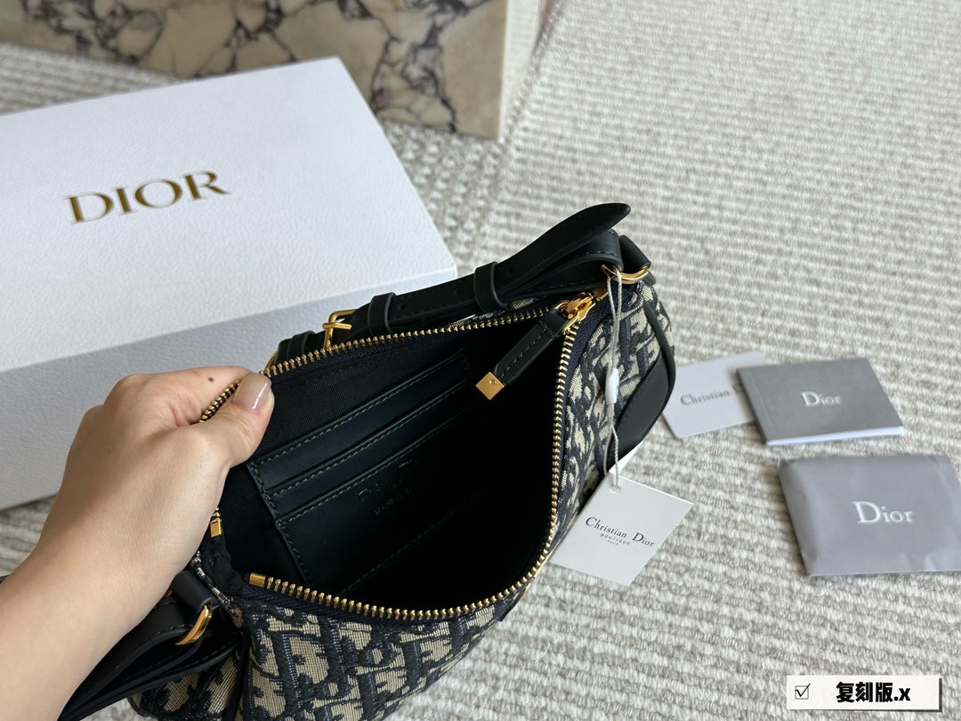 Embroidered Old Flower Cowhide Underarm Bag