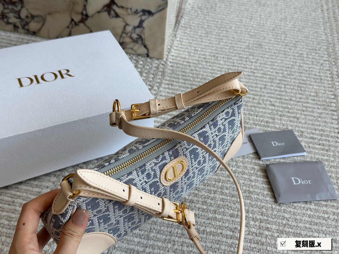 Embroidered Old Flower Cowhide Underarm Bag