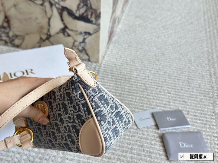 Embroidered Old Flower Cowhide Underarm Bag