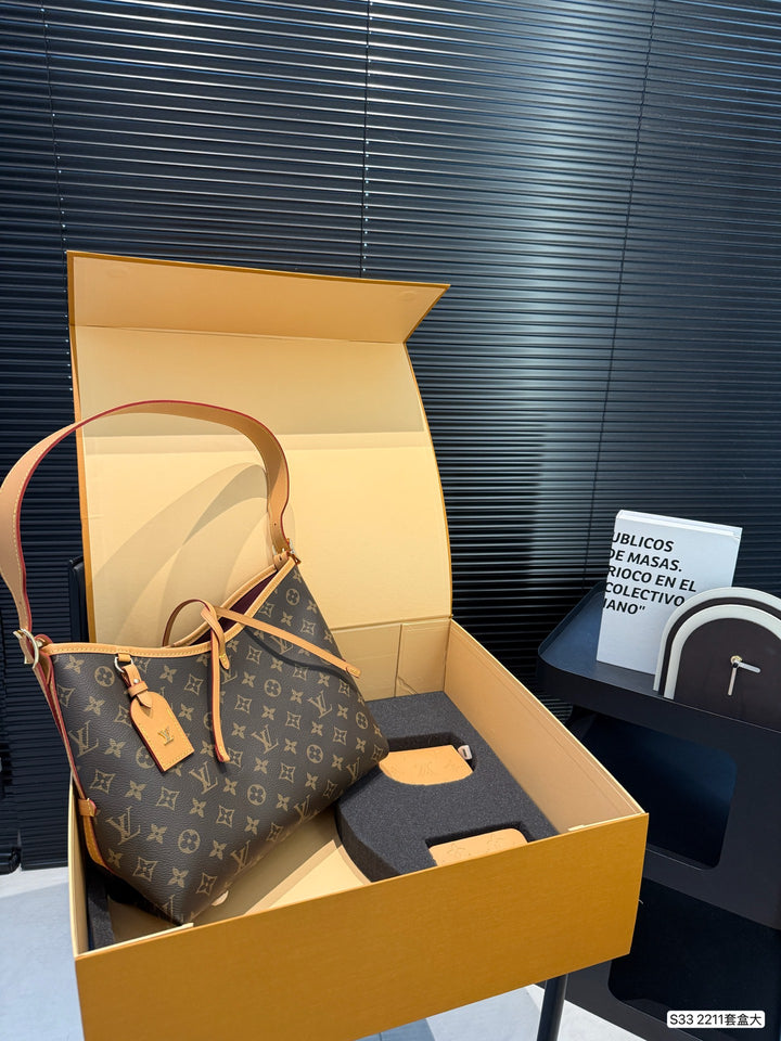 New Handbag ➕Wallet ➕Keychain