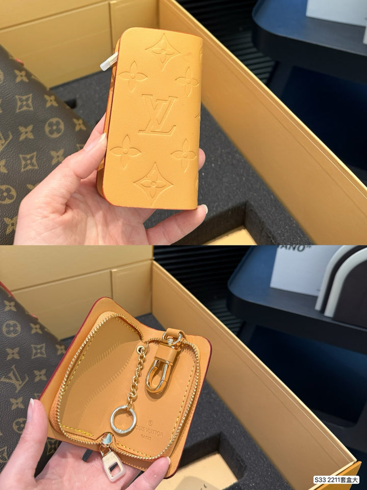 New Handbag ➕Wallet ➕Keychain