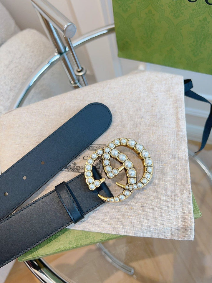 Elegant pearls - Belt buckle