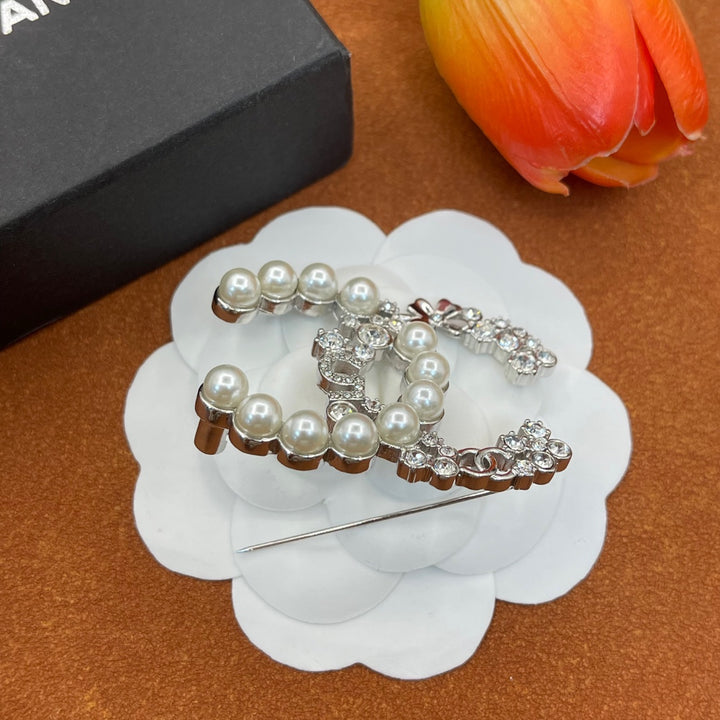 Pearl Crystal Decoration Brooch