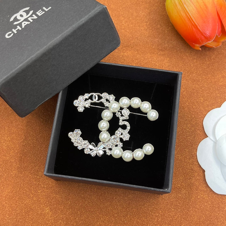 Pearl Crystal Decoration Brooch