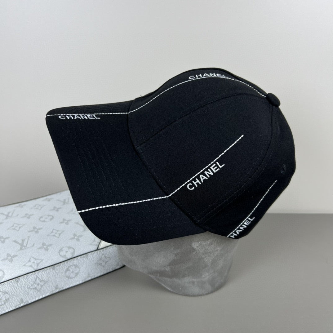 2 Colors Stylish Embroidered Baseball Caps