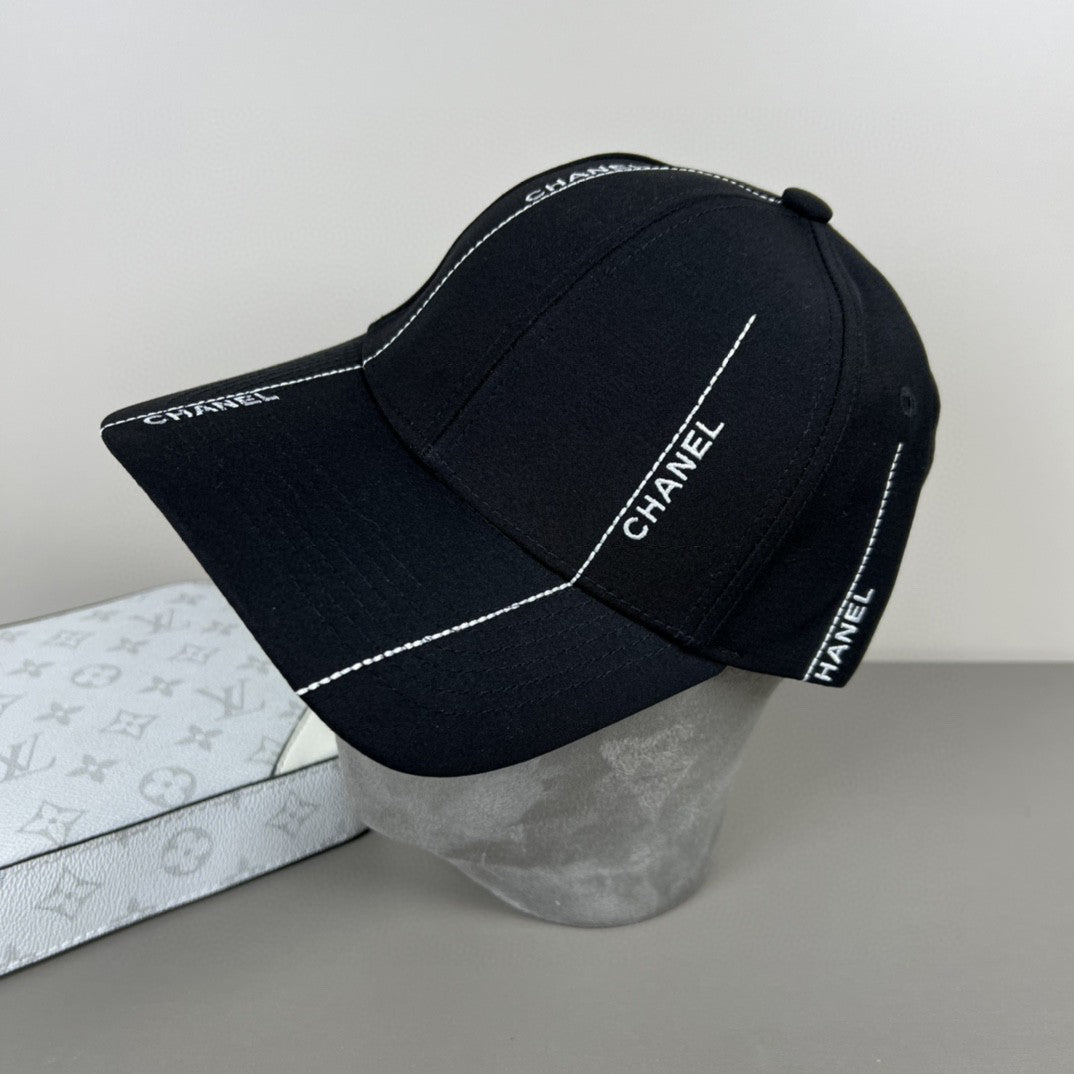 2 Colors Stylish Embroidered Baseball Caps